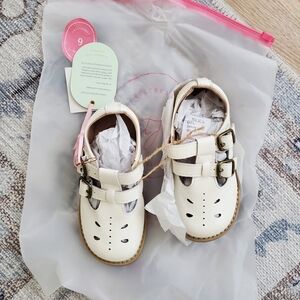 NWT SweetHoney Girls Double Buckle Mary Jane Shoes in Dove sz9